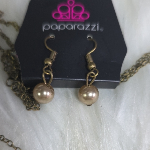 Paparazzi Brass Triple Layer Necklace - Picture 4 of 6